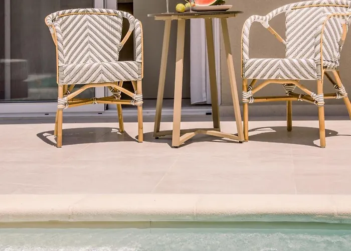 Nidra With Private Pool Apartment *